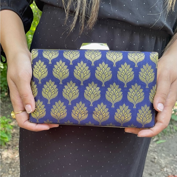 The Paithani Box Clutch - Picture 1 of 2